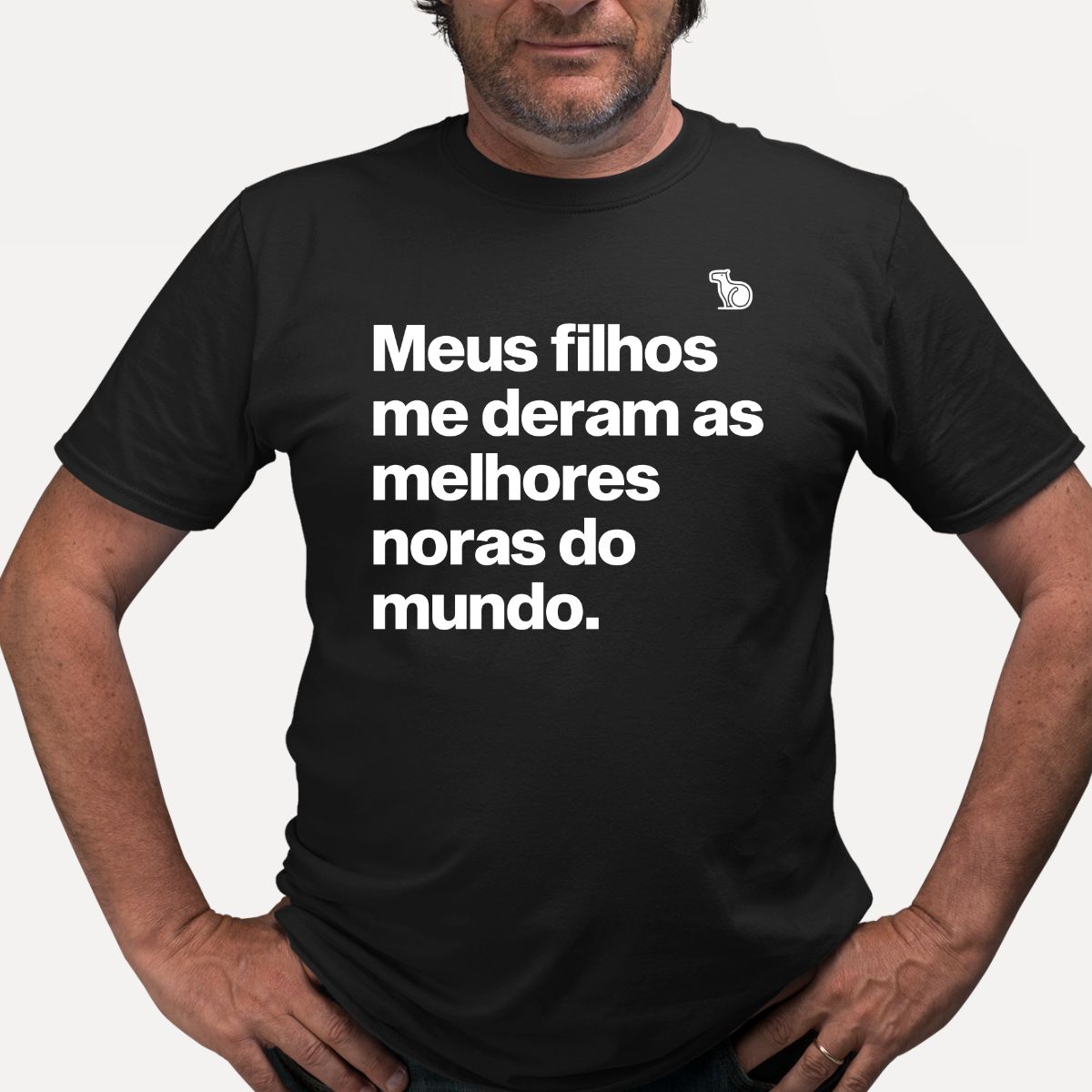 CAMISETA MEUS FILHOS ME DERAM AS MELHORES NORAS DO MUNDO