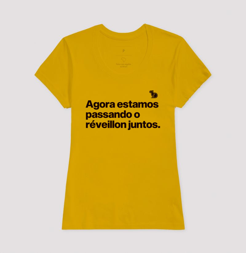 CAMISETA CASAL AGORA ESTAMOS PASSANDO O RÉVEILLON JUNTOS