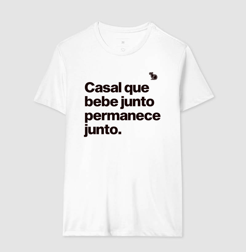 CAMISETA CASAL QUE BEBE JUNTO