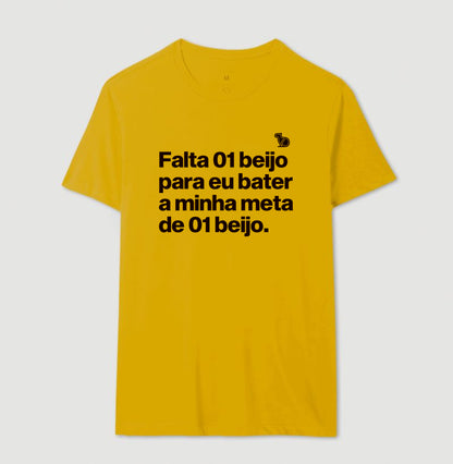 CAMISETA CARNAVAL FALTA UM BEIJO PARA BATER MINHA META