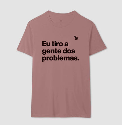 CAMISETA CASAL EU TIRO A GENTE DOS PROBLEMAS