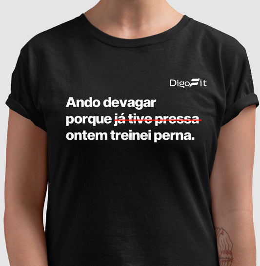 ONTEM EU TREINEI PERNA