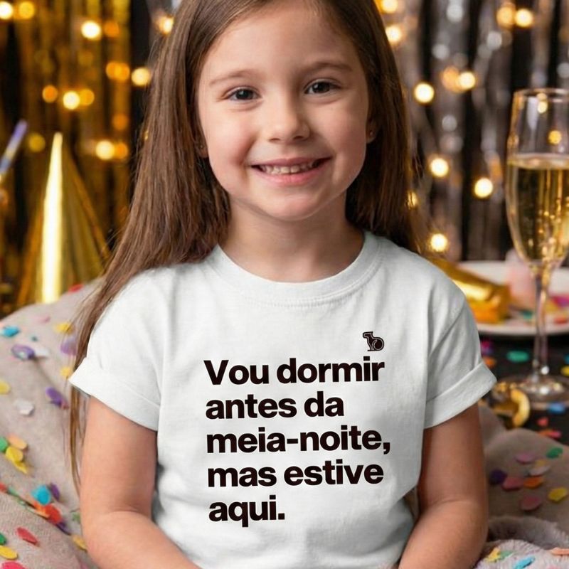 CAMISETA / BODY INFANTIL ANO NOVO VOU DORMIR ANTES DA MEIA-NOITE