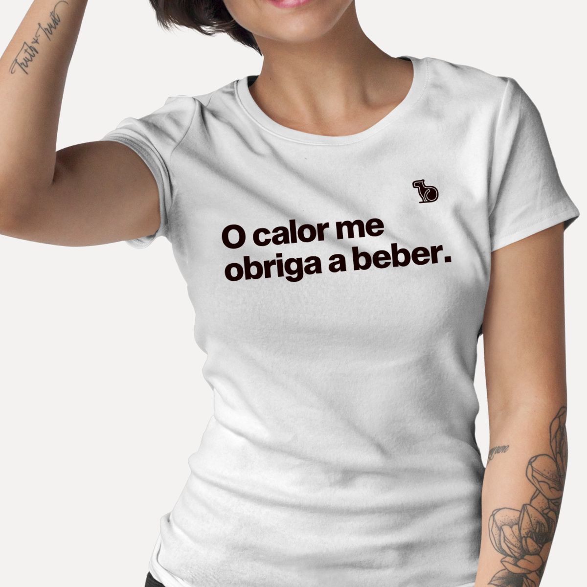 CAMISETA O CALOR ME OBRIGA A BEBER