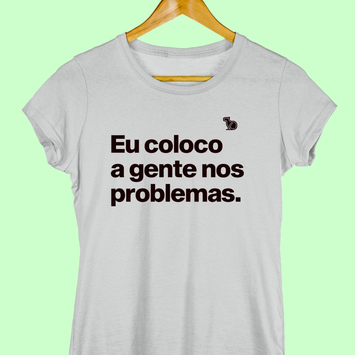 CAMISETA CASAL 01 - UM COLOCA EM PROBLEMAS OUTRO TIRA