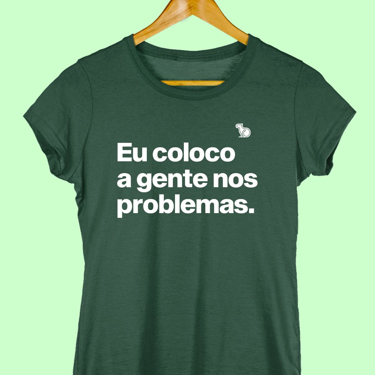 CAMISETA CASAL 01 - UM COLOCA EM PROBLEMAS OUTRO TIRA