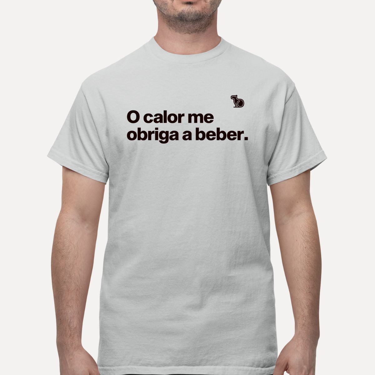 CAMISETA O CALOR ME OBRIGA A BEBER