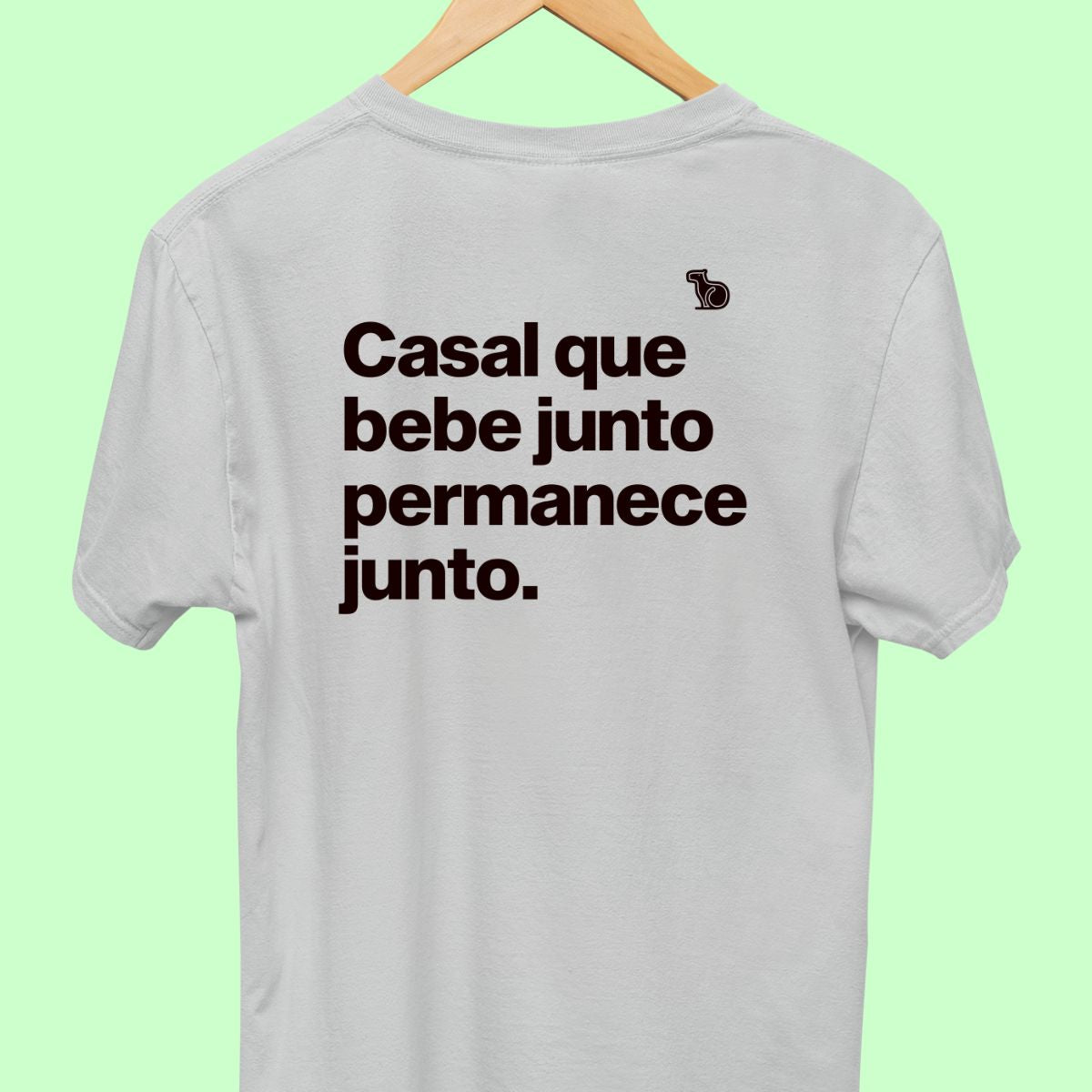 CAMISETA CASAL QUE BEBE JUNTO