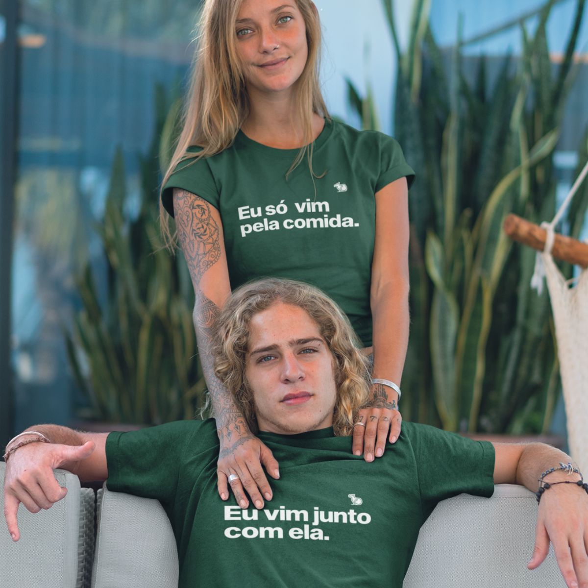 KIT CAMISETAS CASAL SÓ VIM PELA COMIDA